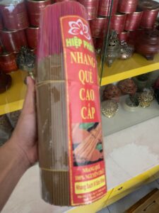 Nhang quế sạch tự nhiên  mùi thơm dịu nhẹ bó 1kg .